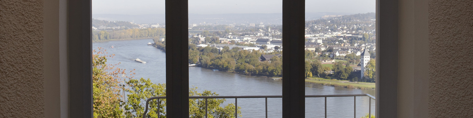 Blick auf den Rhein von Schloss Stolzenfels