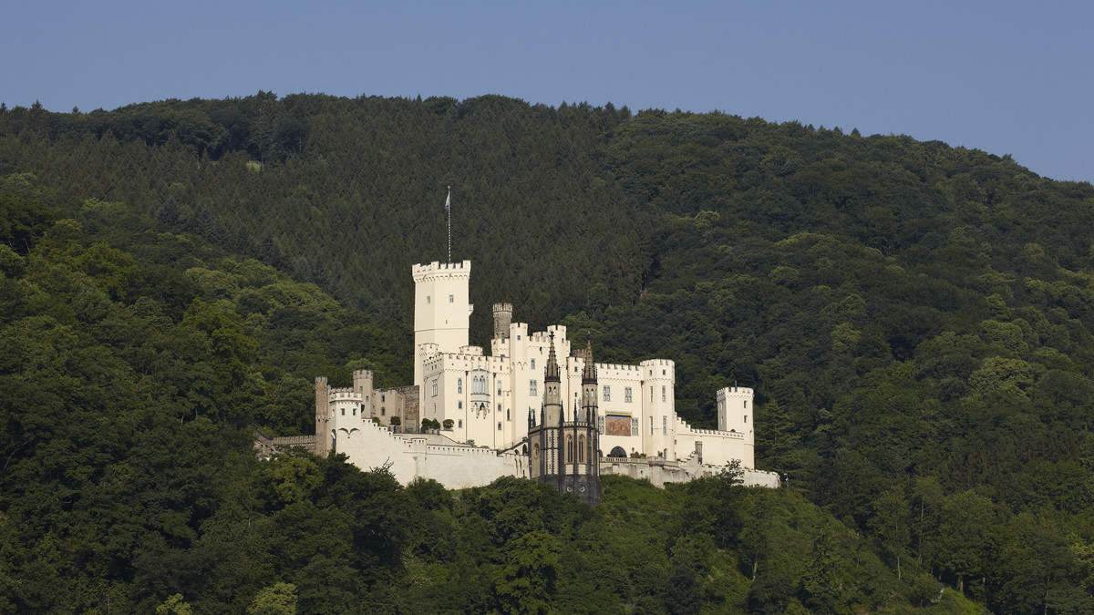 Yoga im Hirschgraben auf Schloss Stolzenfels-