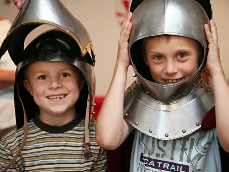 Forscher-Ferien bei Römern, Rittern und Co.! Forscher-Ferien bei Römern, Rittern und Co.!