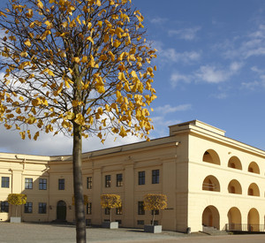 Blick auf die herbstliche Rheinbastion und die Kurtine