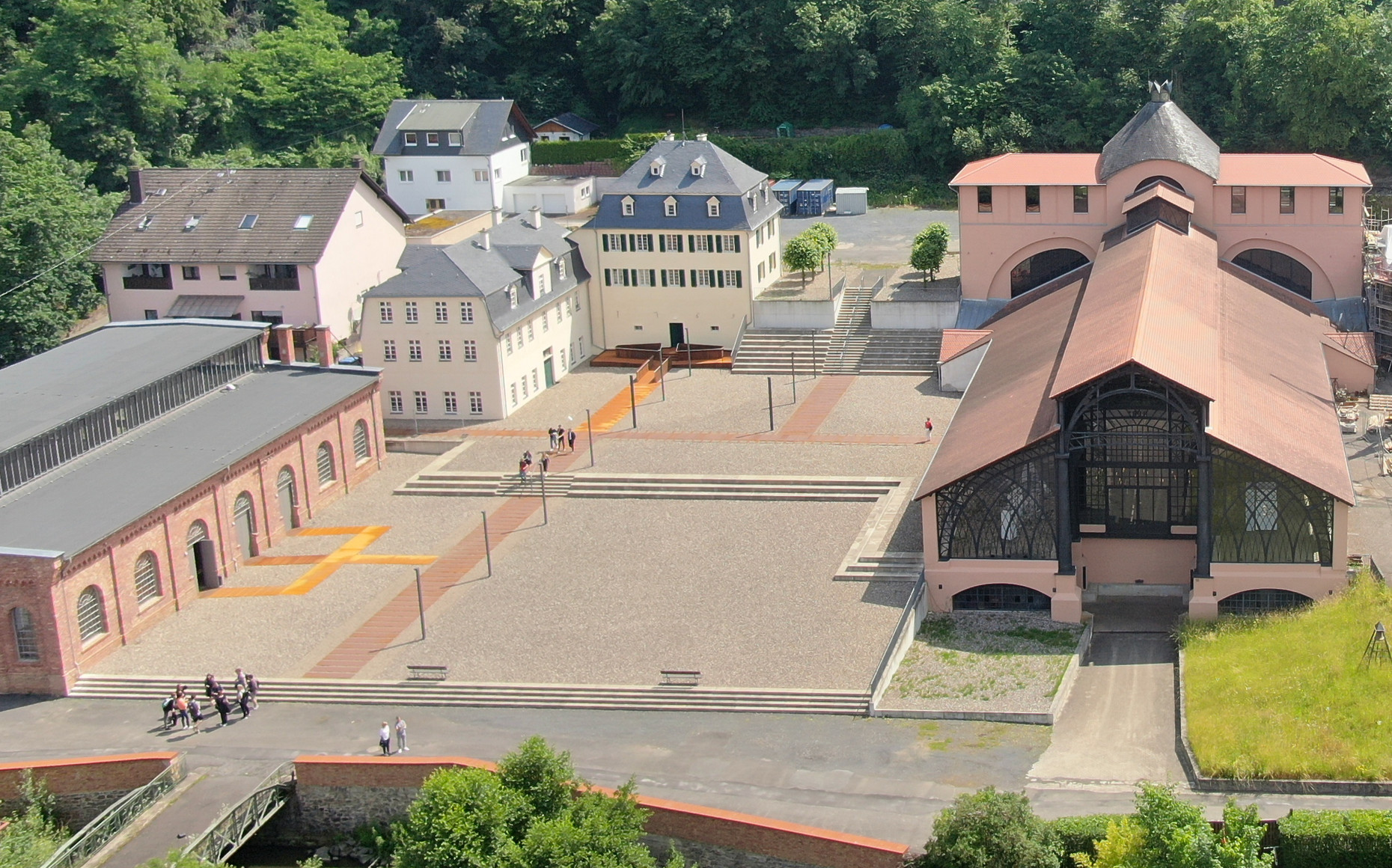 Luftbild Sayner Hütte und Gelände